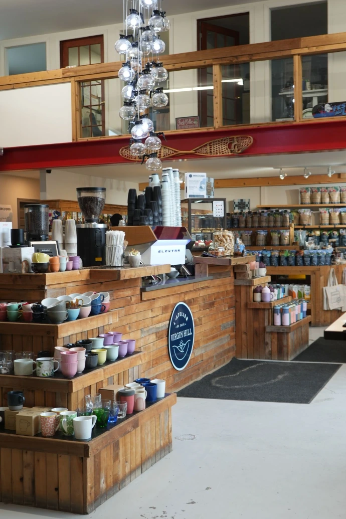 Atelier Virgin Hill comptoir vue de côté